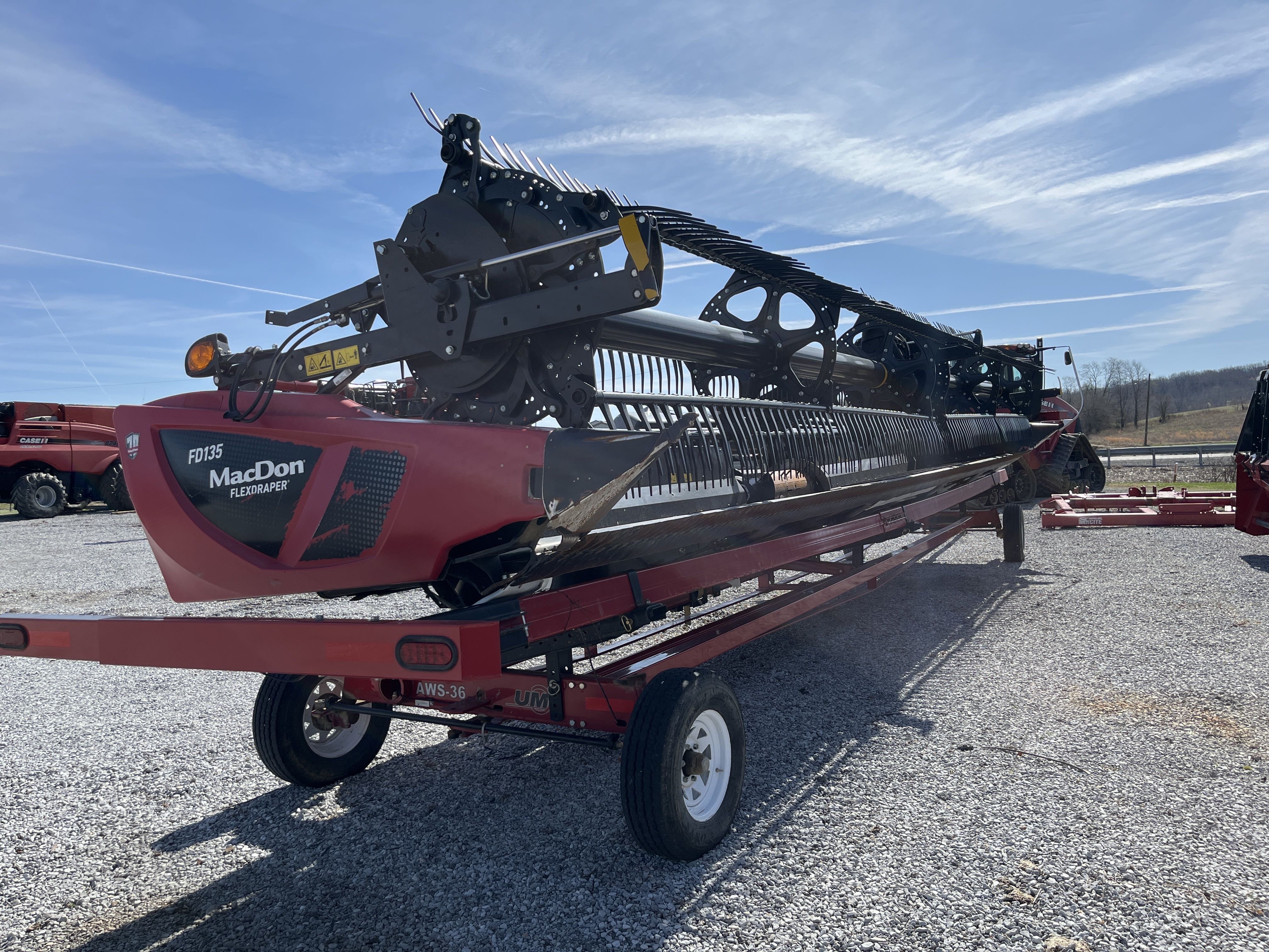 Main image MacDon FD135