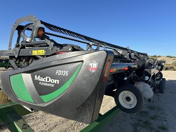 Image of MacDon FD135 equipment image 2