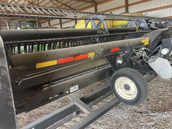 Image of MacDon FD135 equipment image 1