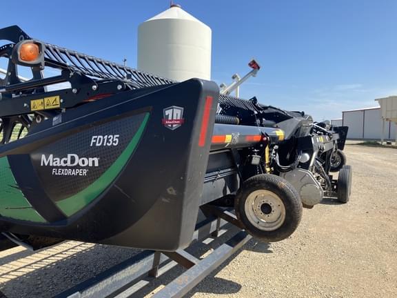 Image of MacDon FD135 equipment image 2