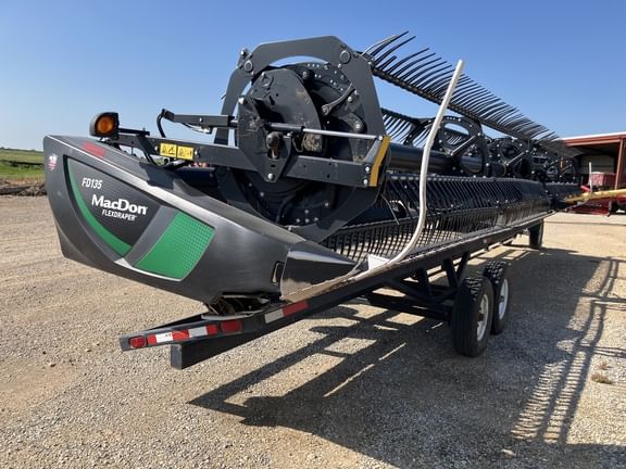 2019 MacDon FD135 Equipment Image0