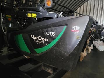 Main image MacDon FD135