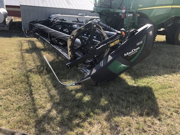 2019 MacDon FD135 Equipment Image0