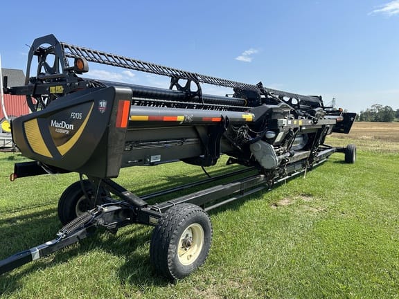 2019 MacDon FD135 Equipment Image0