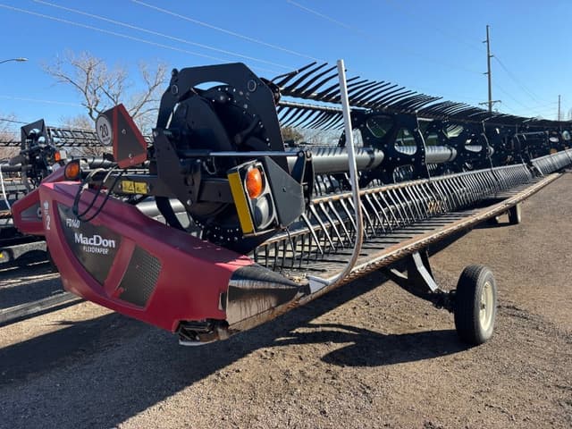 Image of MacDon FD140 equipment image 3