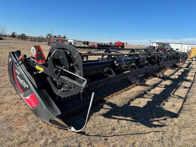 2019 MacDon FD140 Equipment Image0