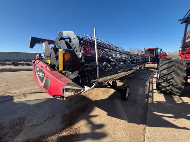 Image of MacDon FD140 equipment image 2