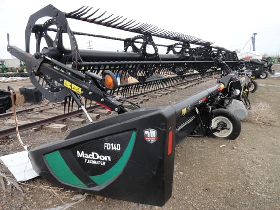 Image of MacDon FD140 equipment image 4