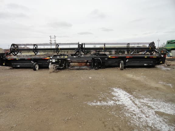 Image of MacDon FD140 equipment image 3