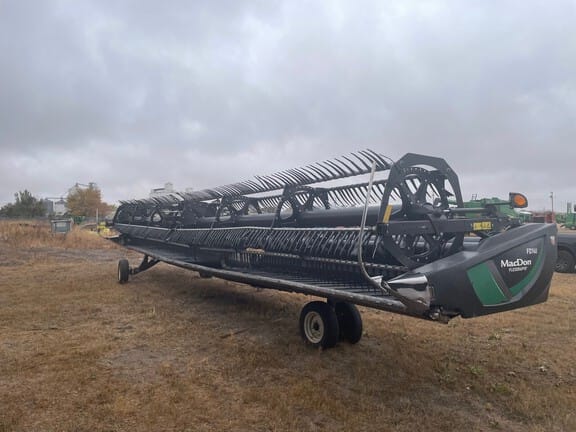 2019 MacDon FD140 Equipment Image0