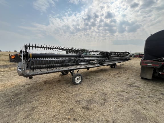 2019 MacDon FD140 Equipment Image0