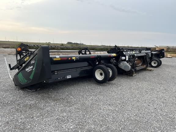 Image of MacDon FD140 equipment image 2