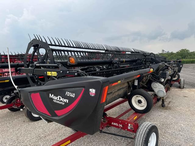 Image of MacDon FD140 equipment image 3