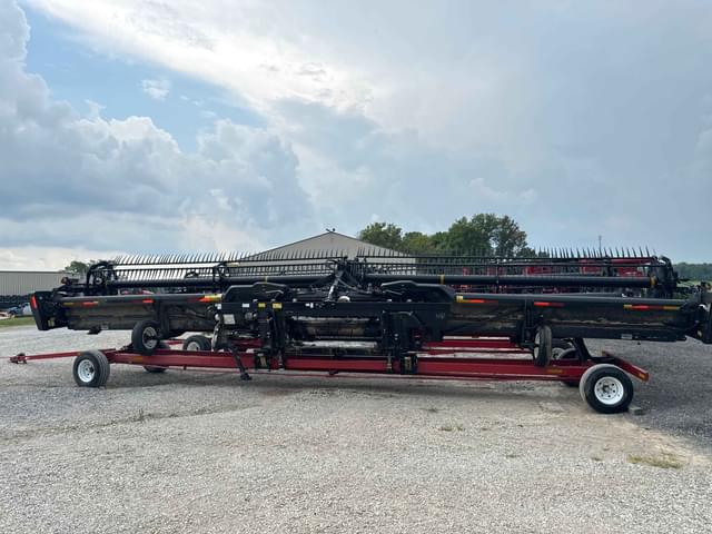 Image of MacDon FD140 equipment image 1