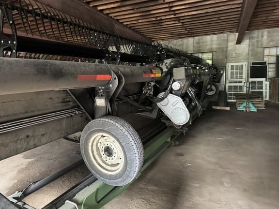 Image of MacDon FD140 equipment image 3