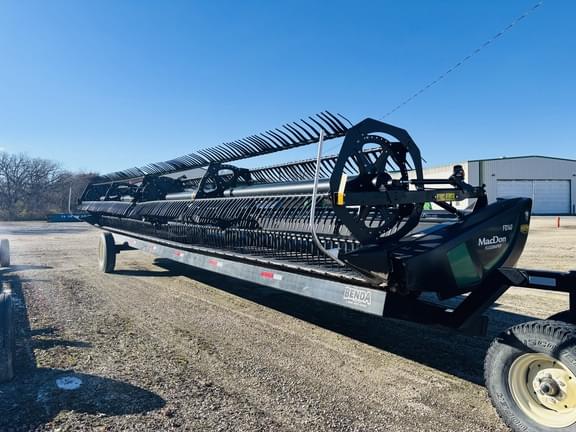 Image of MacDon FD140 equipment image 3