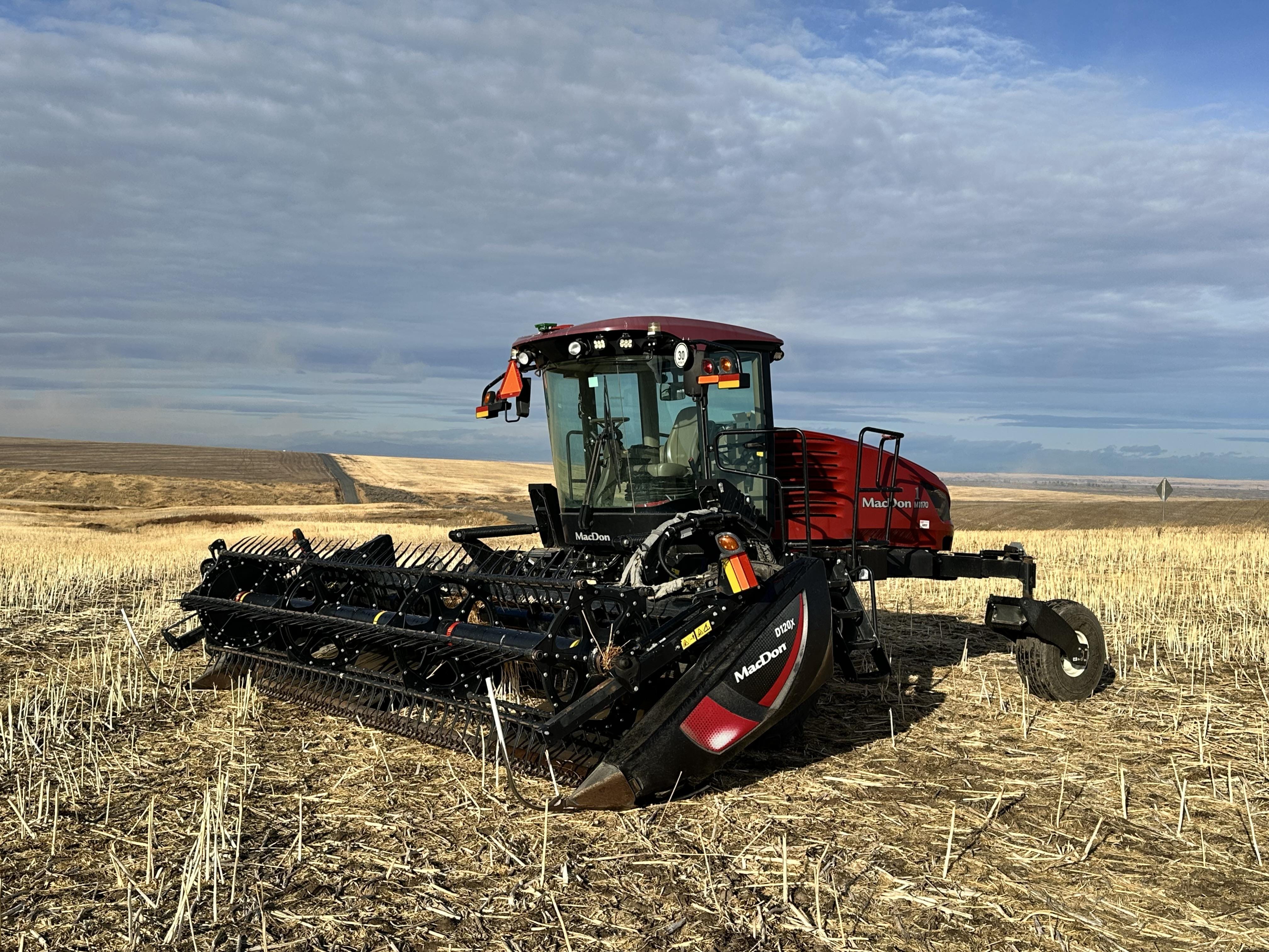 Main image MacDon M1170