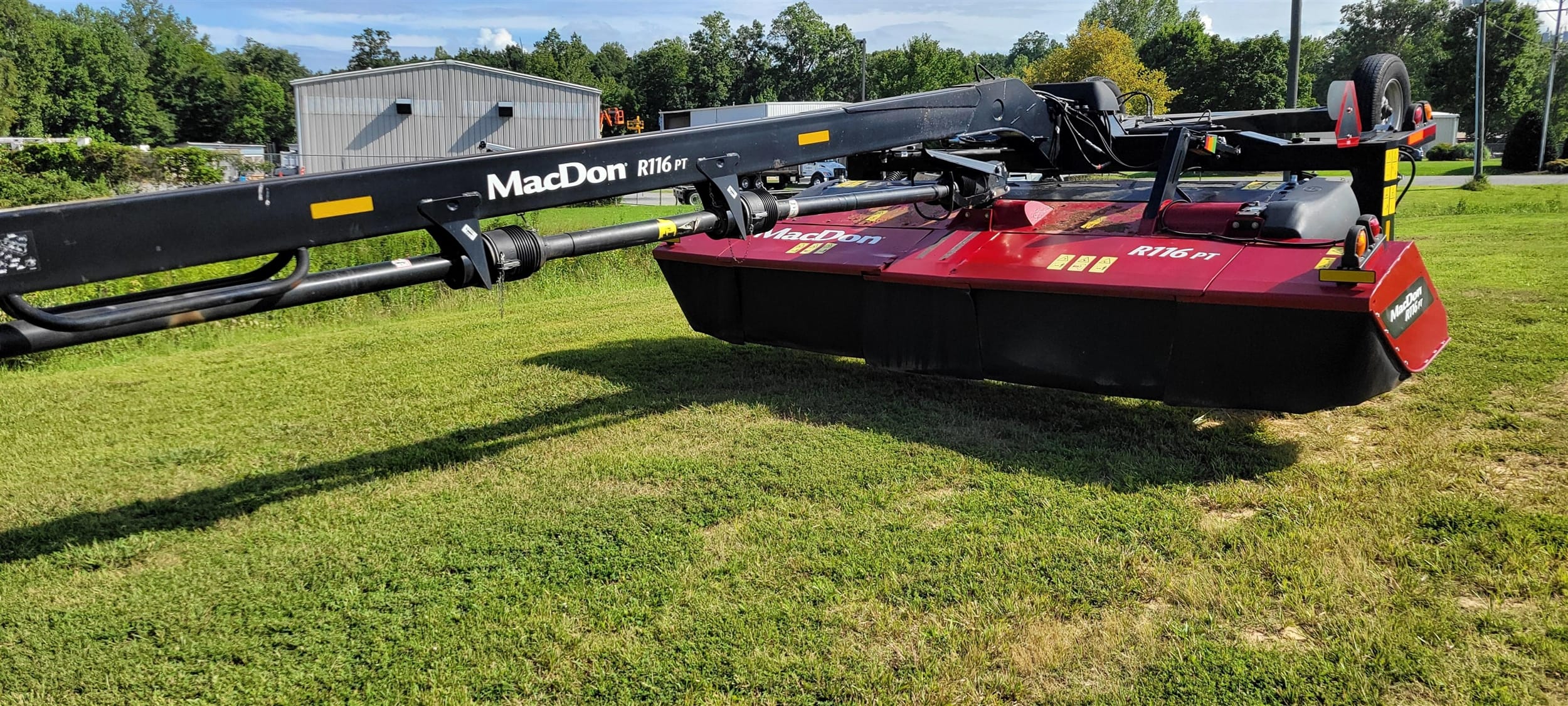 2019 MacDon R116-16-S Equipment Image0