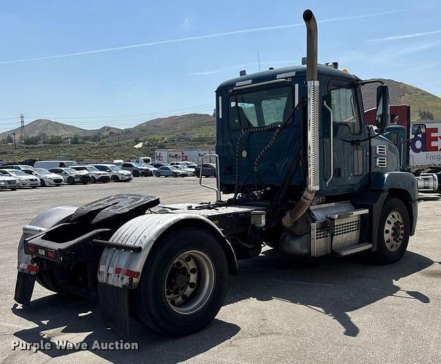 Image of Mack AN42T equipment image 4