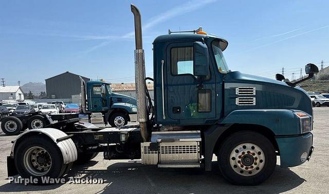 Image of Mack AN42T equipment image 3