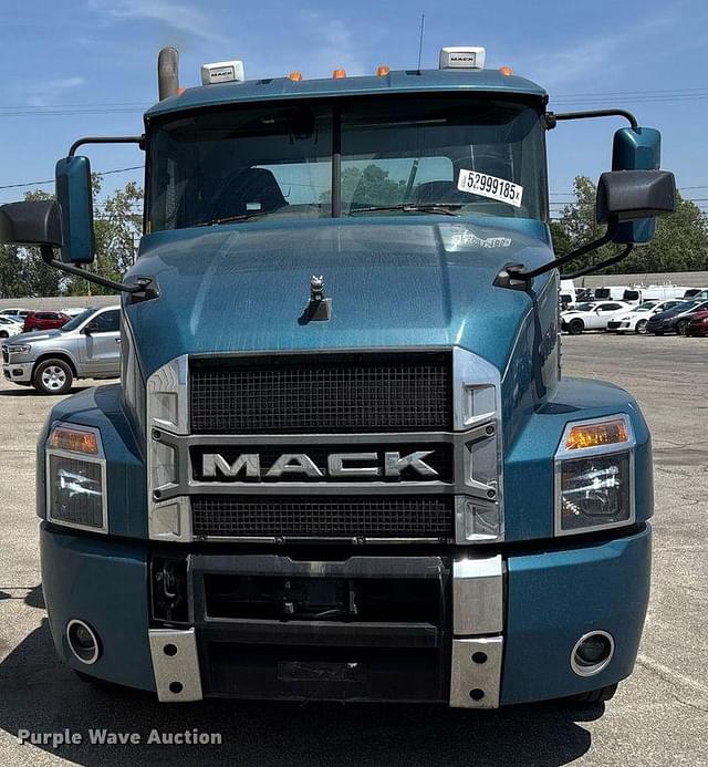 Image of Mack AN42T equipment image 1