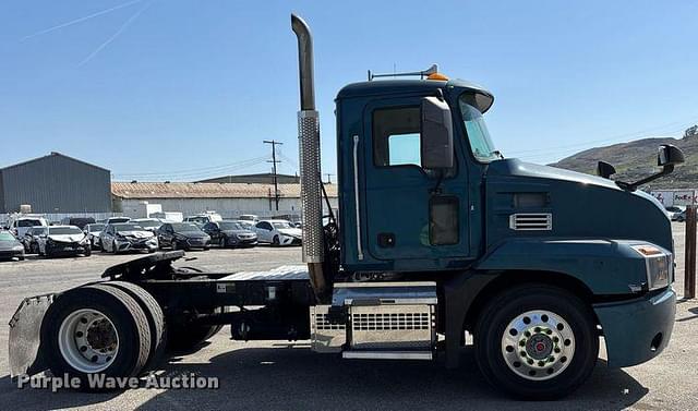 Image of Mack AN42T equipment image 3
