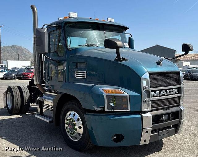 Image of Mack AN42T equipment image 2