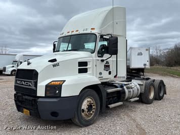 Main image Mack AN64T