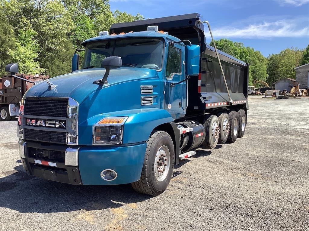 2019 Mack Anthem Equipment Image0