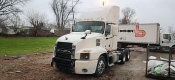 Main image Mack AN64T