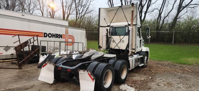 Image of Mack AN64T equipment image 4