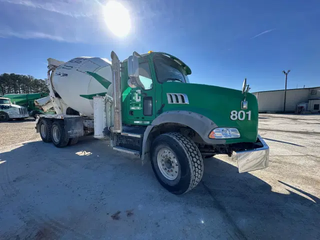 Image of Mack GR64B equipment image 4