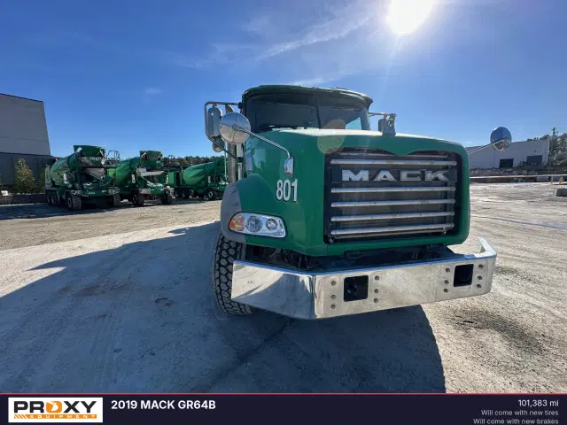 Image of Mack GR64B equipment image 3