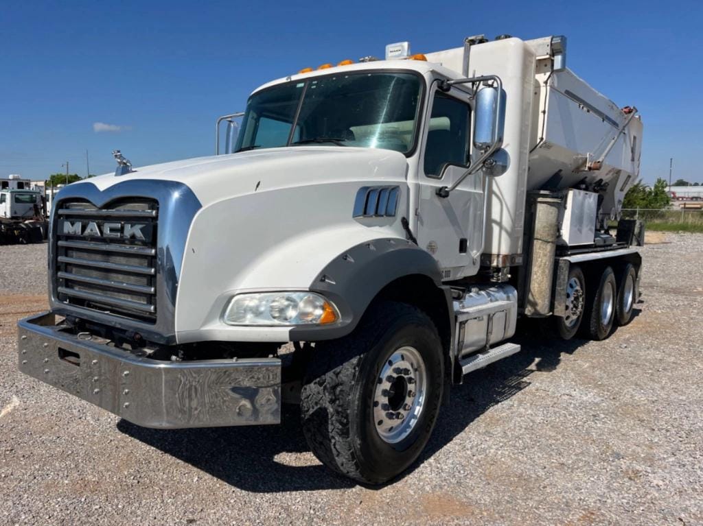 2019 Mack GR64B Equipment Image0