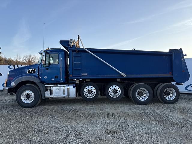 Image of Mack GR64B equipment image 1