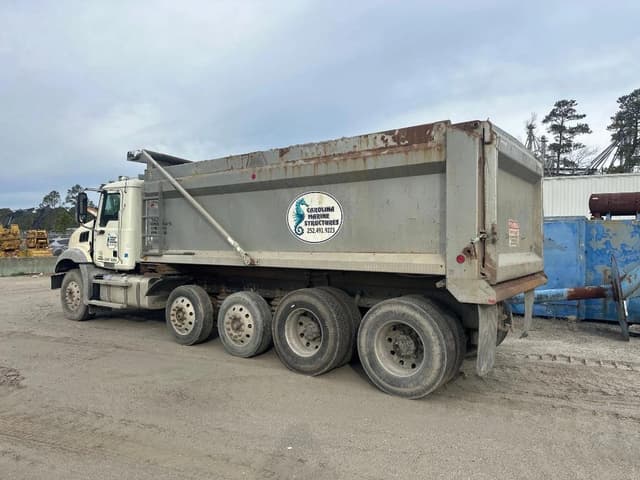 Image of Mack GR64B equipment image 4