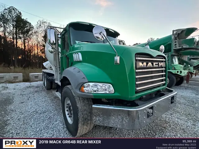 Image of Mack GR64B equipment image 3