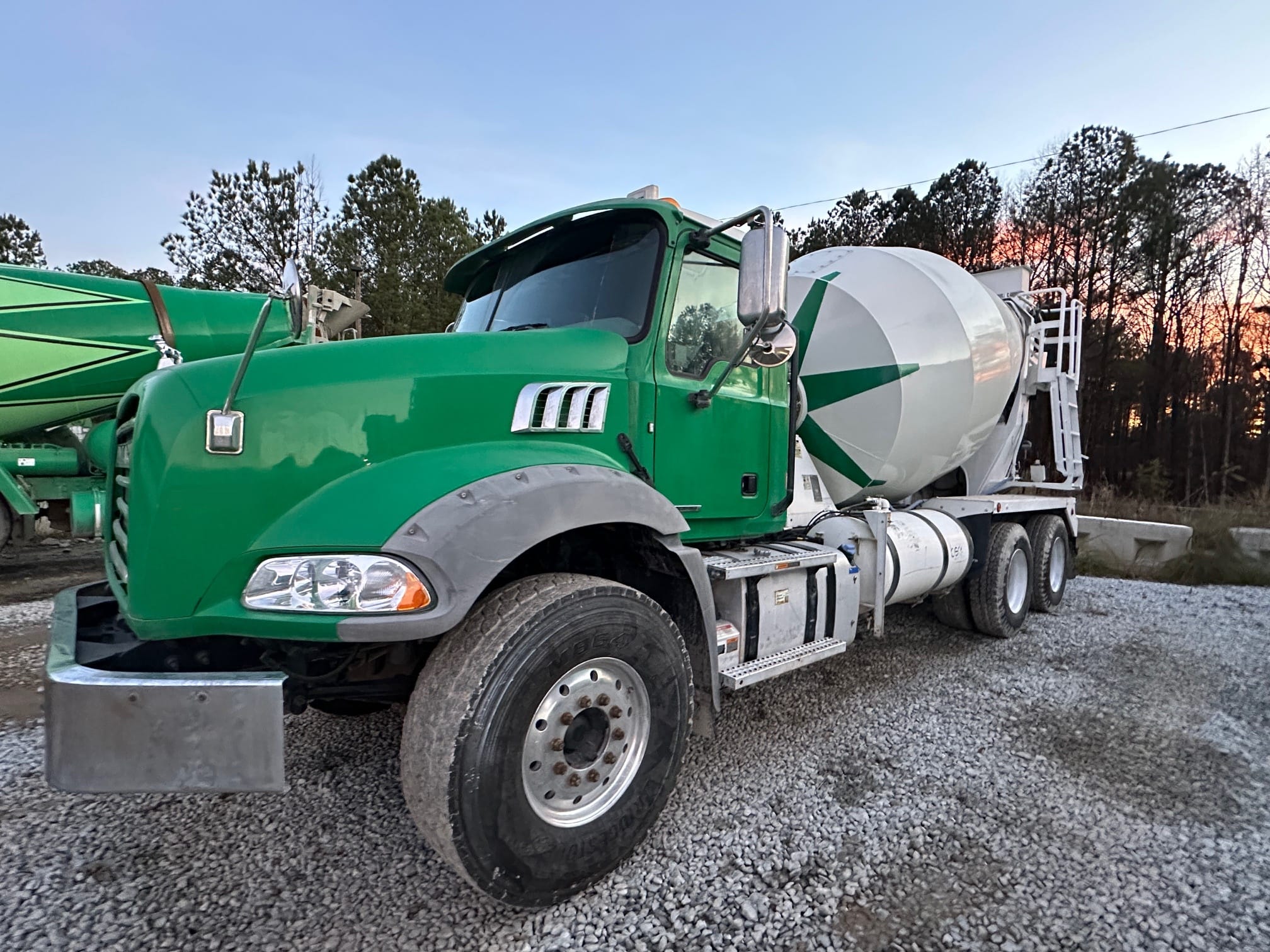 2019 Mack GR64B Equipment Image0