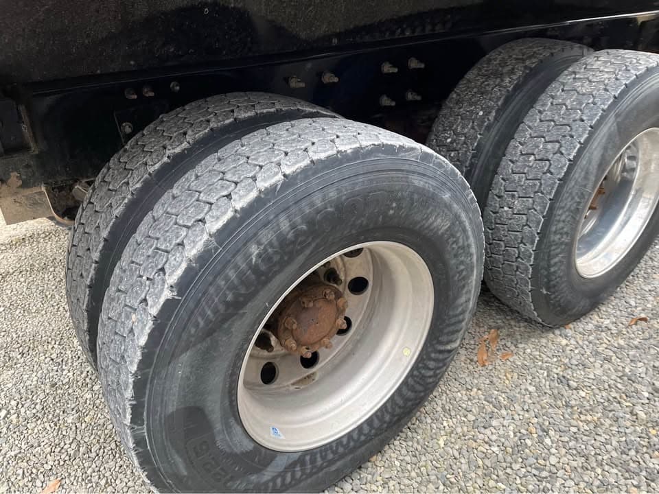 Image of Mack GR64F Image 0