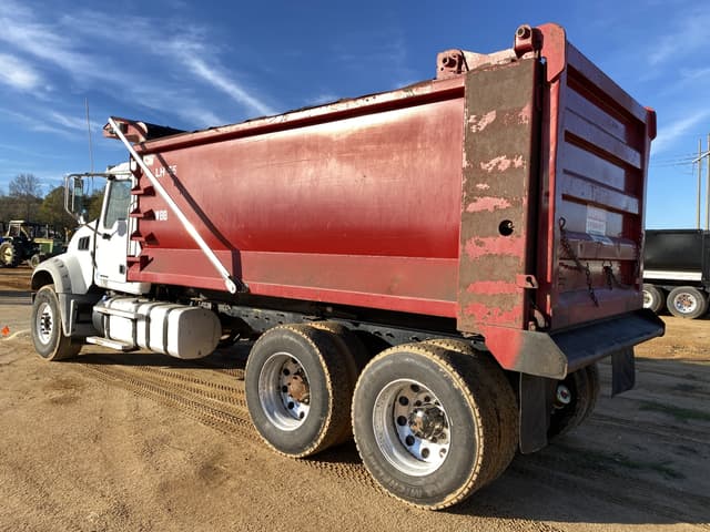 Image of Mack GR64F equipment image 1