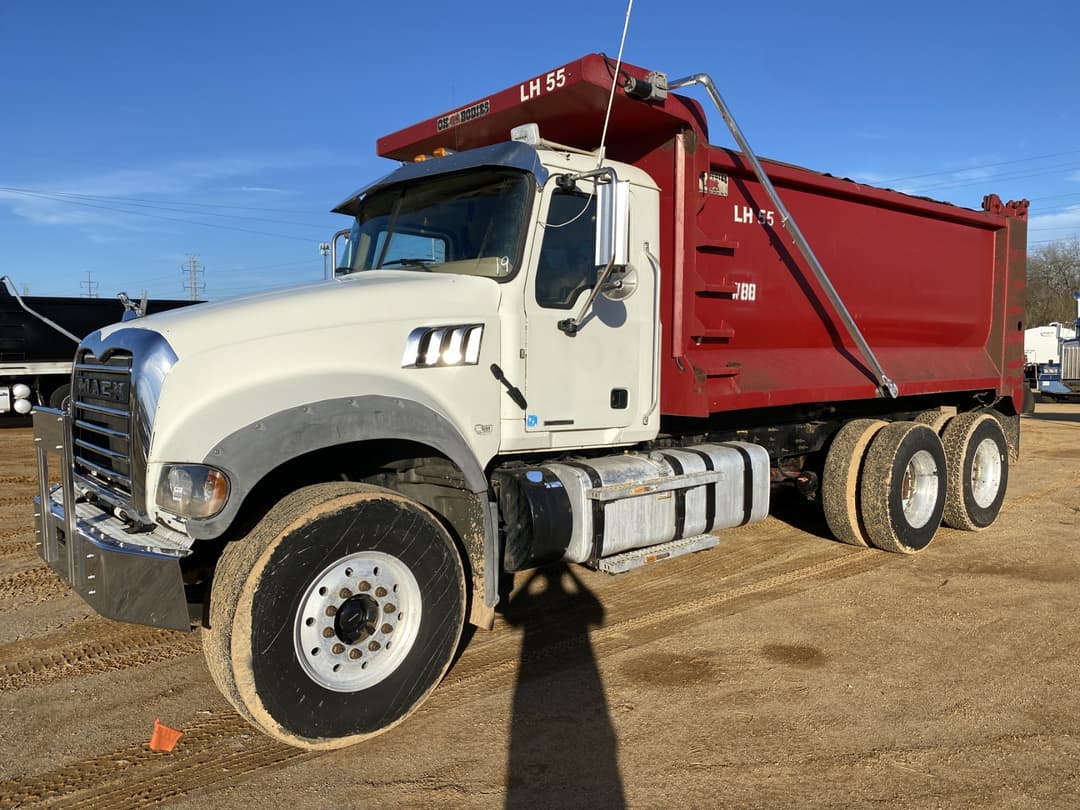 Image of Mack GR64F Primary image