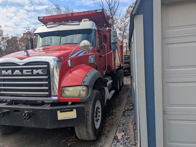 Image of Mack Granite 64FR equipment image 3
