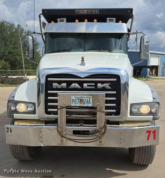 Image of Mack Granite equipment image 1