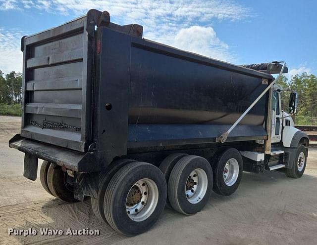 Image of Mack Granite equipment image 4