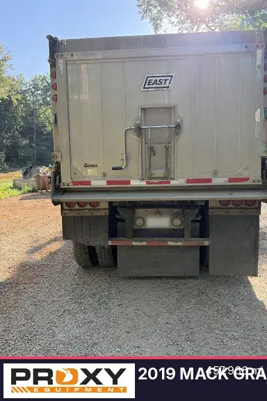 Image of Mack Granite equipment image 3