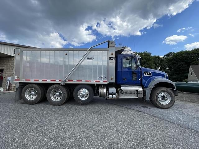 Image of Mack GR64F equipment image 2