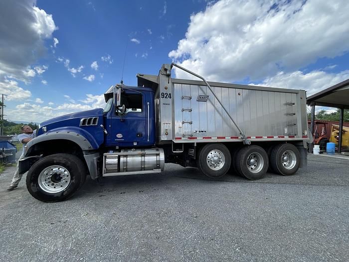 2019 Mack GR64F Equipment Image0