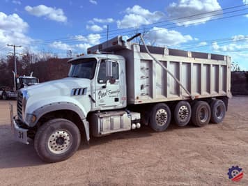 Main image Mack GR64F