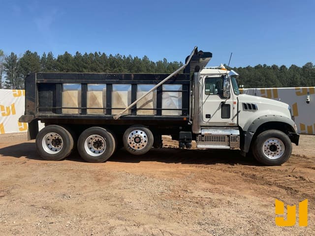 Image of Mack GR64F equipment image 3