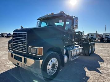 Main image Mack P164T